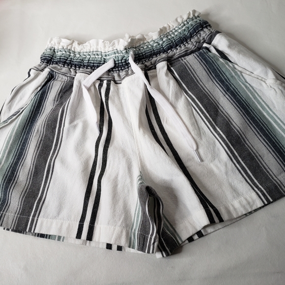 Exist Shorts White Gray Striped Southern Spirit Junior's Size Medium NWT - Picture 1 of 12